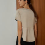 Reversible Basic Blouse II with black floral prints and solid beige