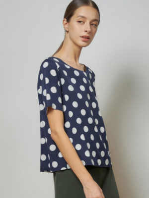 Reversible Basic Blouse I with navy polka dots and solid beige