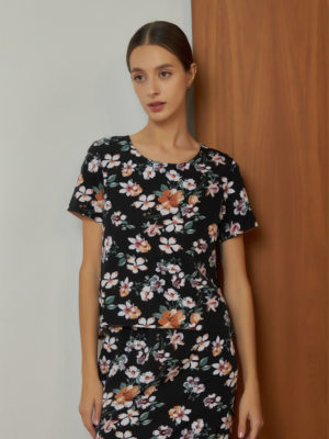 Reversible Basic Blouse II with black floral prints and solid beige