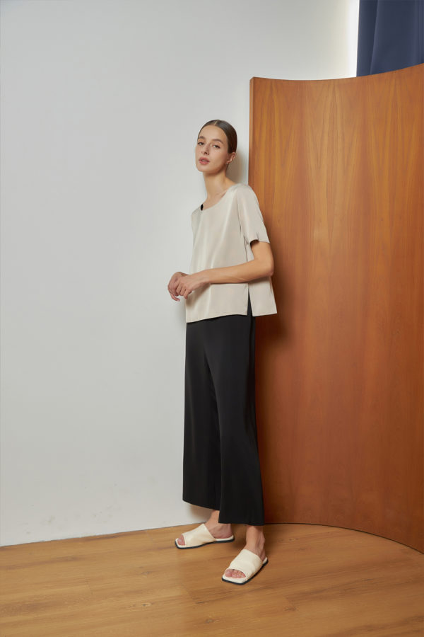 Reversible Basic Blouse I with navy polka dots and solid beige