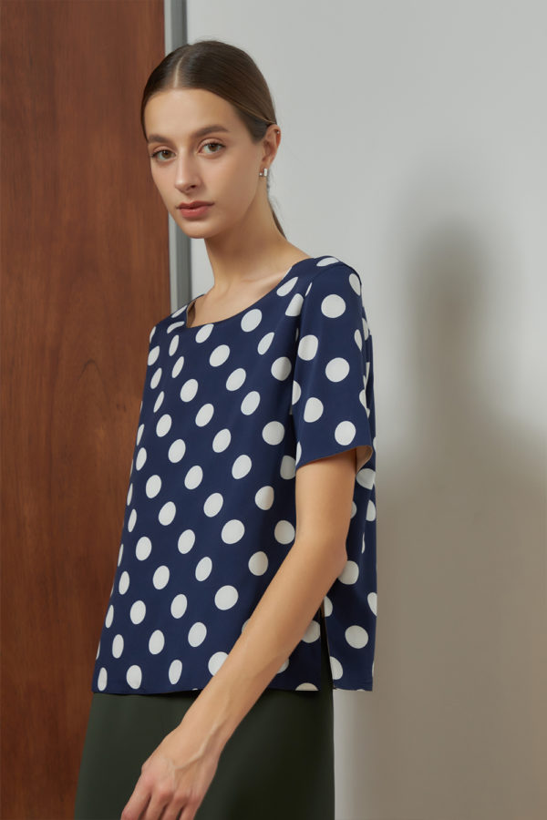 Reversible Basic Blouse I with navy polka dots and solid beige