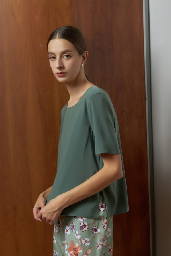 Reversible Basic Blouse I with bw polka dots and light green