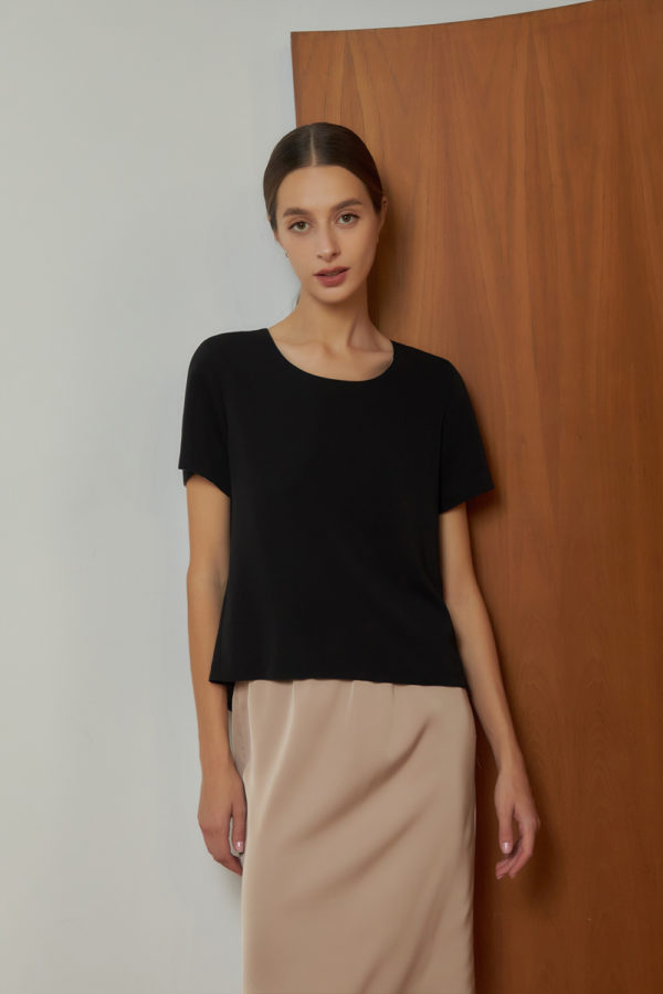 Reversible Basic Blouse II with navy polka dots and black