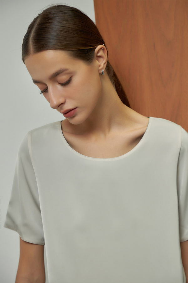 Reversible Basic Blouse I with light grey and black (reverse side)
