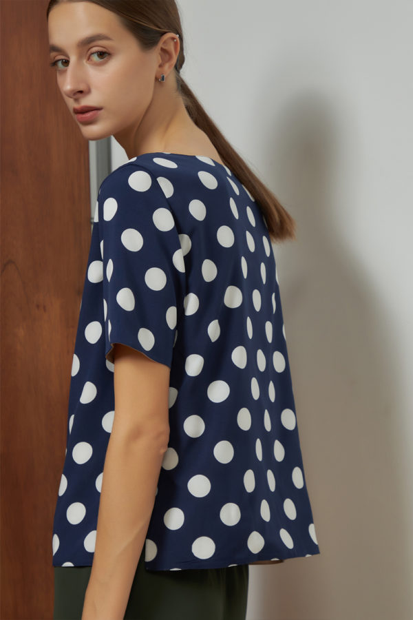 Reversible Basic Blouse I with navy polka dots and solid beige