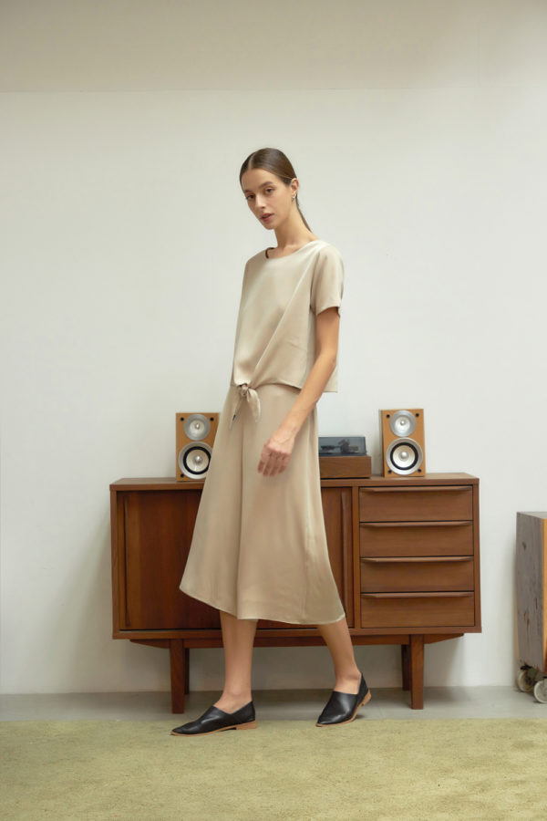 Reversible Cropped Wide Leg Pants with light grey and solid beige