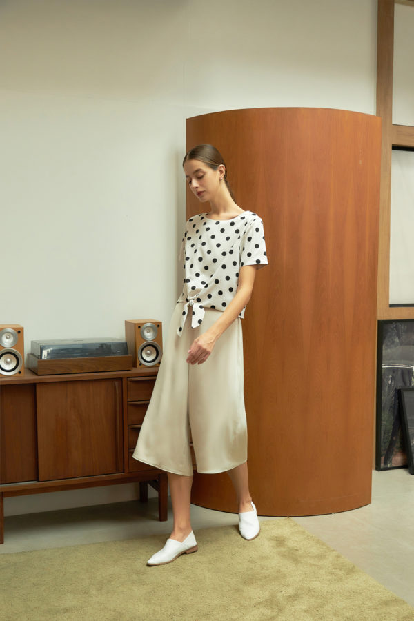 Reversible Cropped Wide Leg Pants with light grey and solid beige
